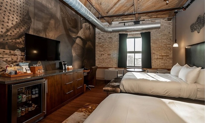 Fifth Ward Hotel | 2 Custom Deluxe Two Queen Beds at The Iron Horse Hotel, Pets Are Welcome!
