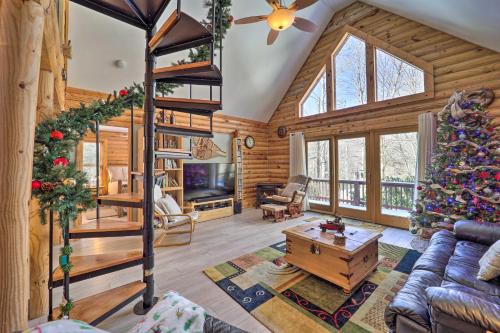 Charter Hills House | 2 Decks and Fire Pit Scenic Beech Mountain Retreat!