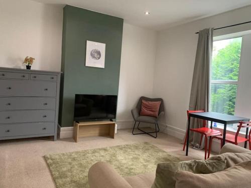 Horfield Apartment | 2 double bedroom flat, central location