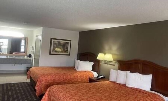 Hawkinsville Hotel | 2 Double Beds Smoking