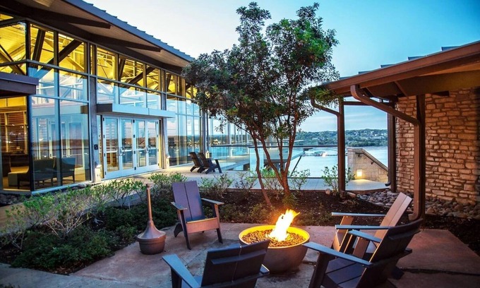Lakeway House | 2 Double Queen Units with Lakeview, Outdoor Pool, Free Parking!