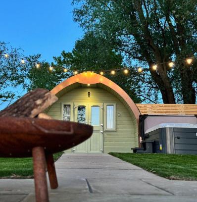 Frognall House | 2 Elm Water lakeside hideaway