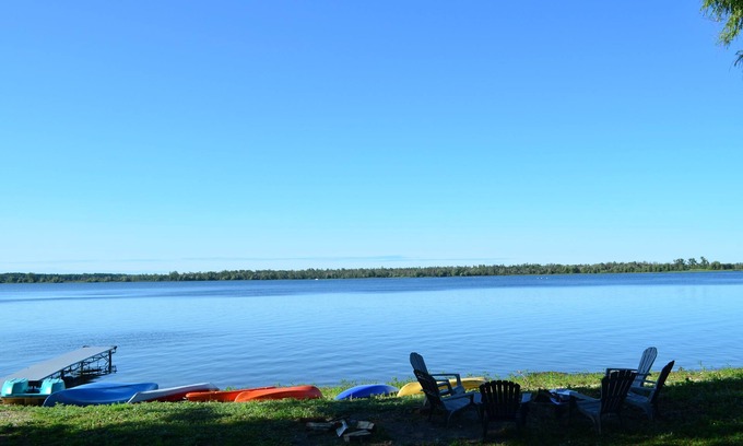 Brighton Cottage | #2 Family and pet friendly - monthly/seasonal rental