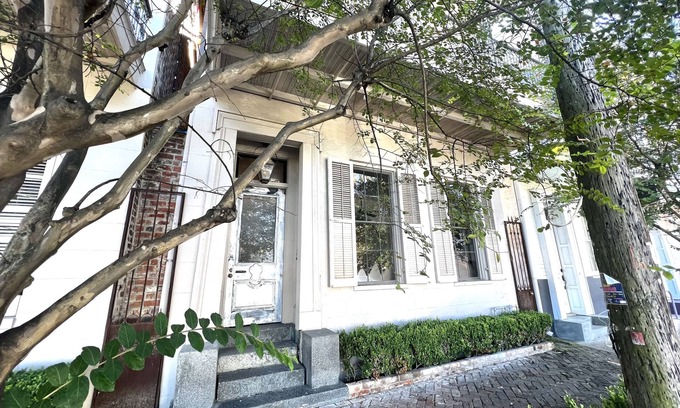 Lower Garden District Bed & Breakfast | 2 Floor 1855 Lower Garden District Townhouse with Balcony