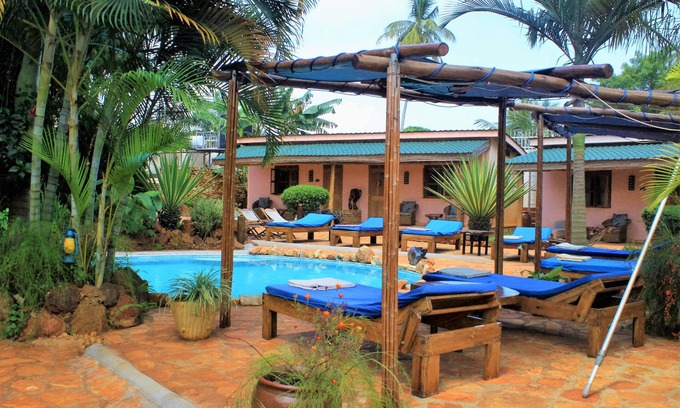 Jinja Hotel | 2 Friends Guest House