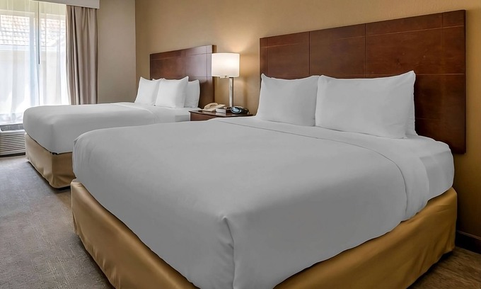 Florida Center Hotel | 2 Great Units, FREE Parking, Short Drive to Universal Resorts & I-Drive NASCAR!