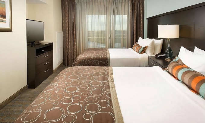 Las Colinas Hotel | 2 Home-like Suites w/Full Kitchen! Pool, Parking! Near Museum of Biblical Art!