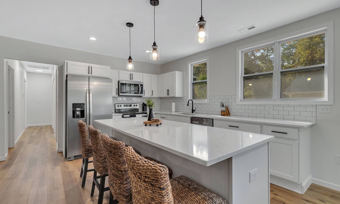 Kirkland House | 2 Homes! Coastal Vineyard Estate