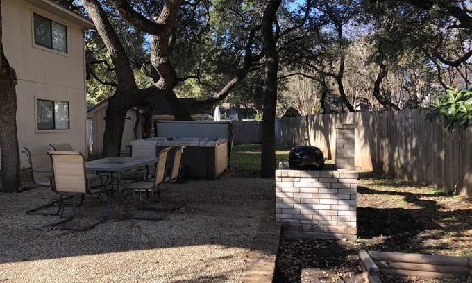 North San Antonio - SAT House | 2 houses great for the whole family! Sleeps up to 19