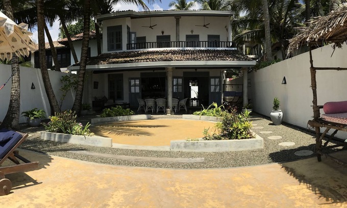 Talpe House | 2 King-bed Luxury Beach house