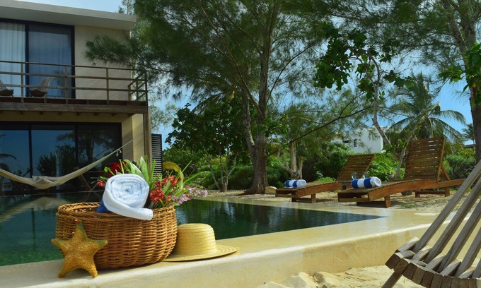 Miramar House | 2 King Bedrooms Beachfront Bliss / Casa Chaká