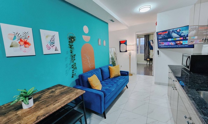 Poplar Apartment | 2 King Beds/2 En-Suite Bathrooms/65" TV/W/D