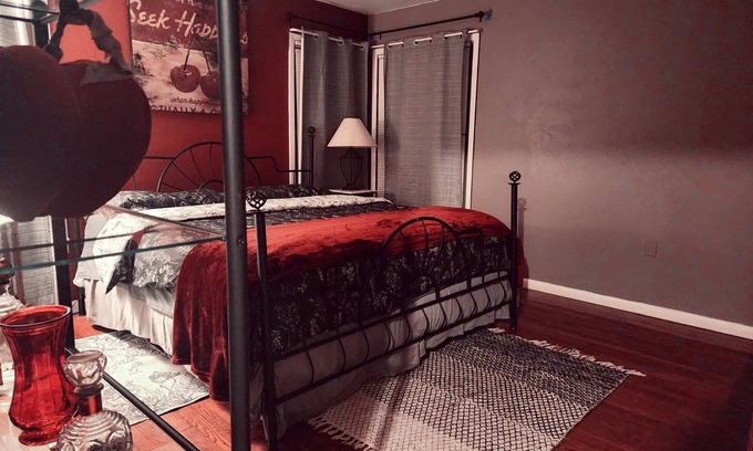 Meadowbrook House | 2 KING BEDS! and near a Golf course