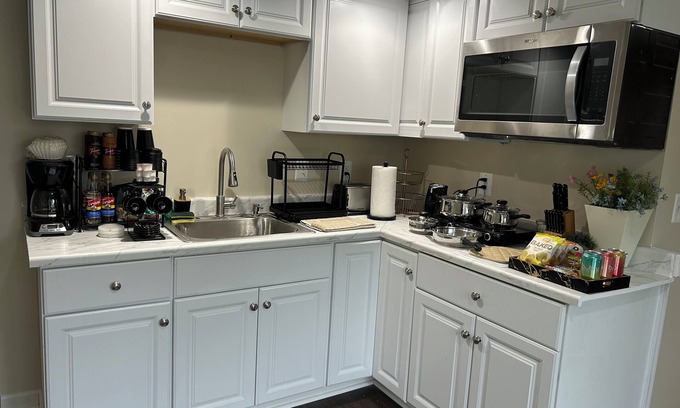 Manassas House | 2-King Beds bedrooms house in Manassas with Playroom & full amenities provided