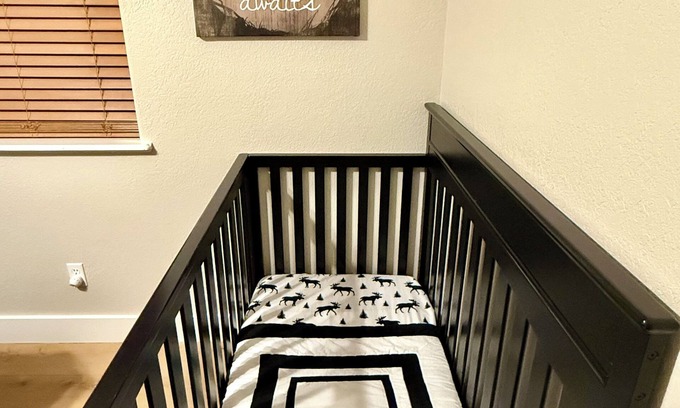 Bailey Cabin | 2 King Beds, Peaceful Family Cabin