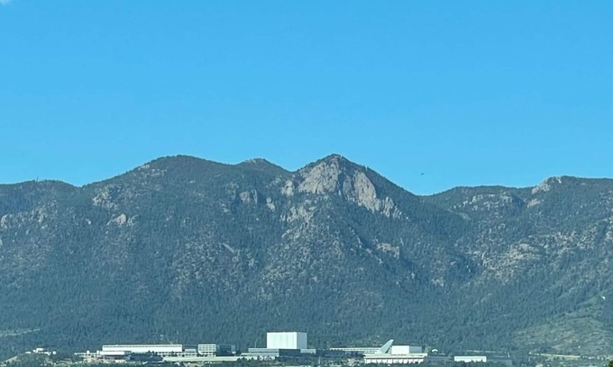 Gleneagle House | 2 KING Tmprpedc Beds 2.6mi to USAFA @ Northgate Gleneagle/36" drs/PRIVATE Entry
