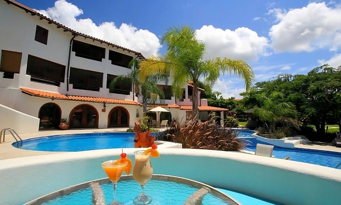Maynards House | 2 Large Units with Kitchenettes! FREE Parking! Short Drive to Mahogany Bay!