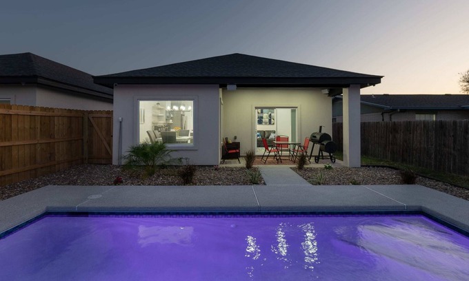Harlingen House | 2 Luxury Homes w/ 2Pools |Walk to Hospital & Cafes