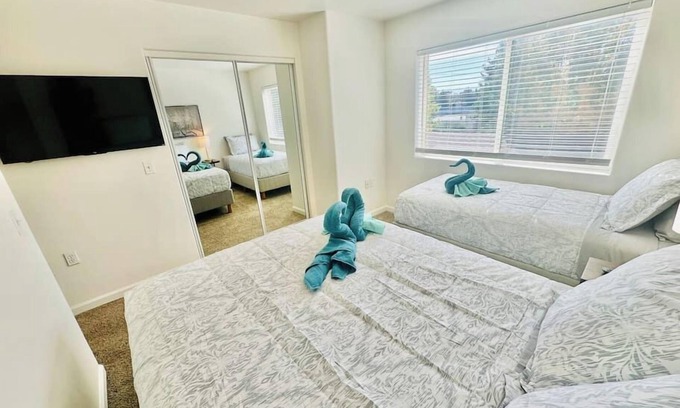 Reno House | 2 Masters, 3 TVs, Sleeps 7/F8