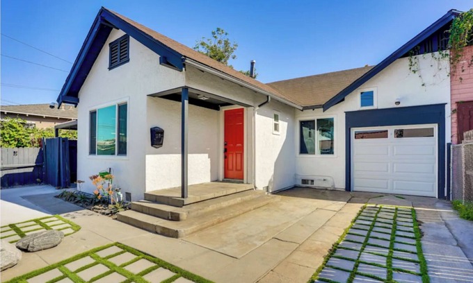 Eastside House | 2 Mi to Dtwn Long Beach: Sleek Retreat w/Patio!