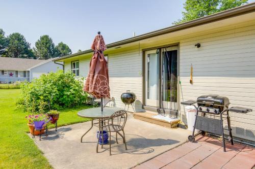 River Road House | 2 Mi to Dtwn Missoula Duplex with Fenced Yard