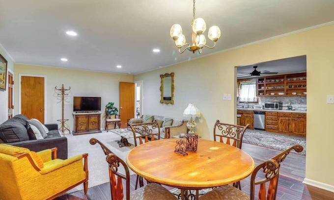 Natchez House | 2 Mi to Dtwn Natchez: Cozy Home w/Yard & Patio!