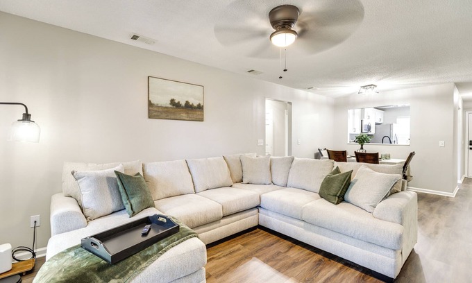 Hinesville Condo | 2 Mi to Fort Stewart: Modern Hinesville Haven
