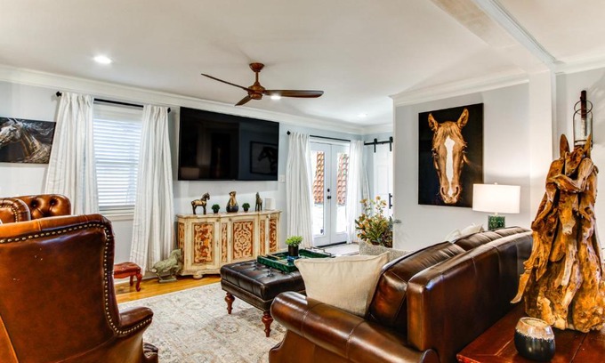 Aiken House | 2 Mi to Historic Horse District Dog-Friendly Home
