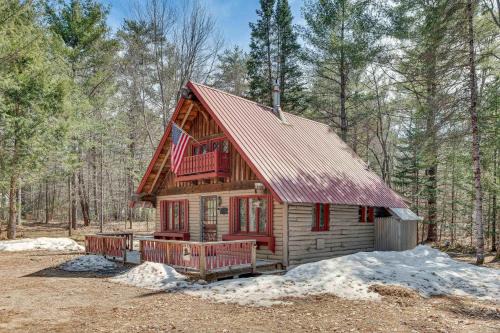 Freedom House | 2 Mi to Ossipee Lake Forest-View Sanctuary!