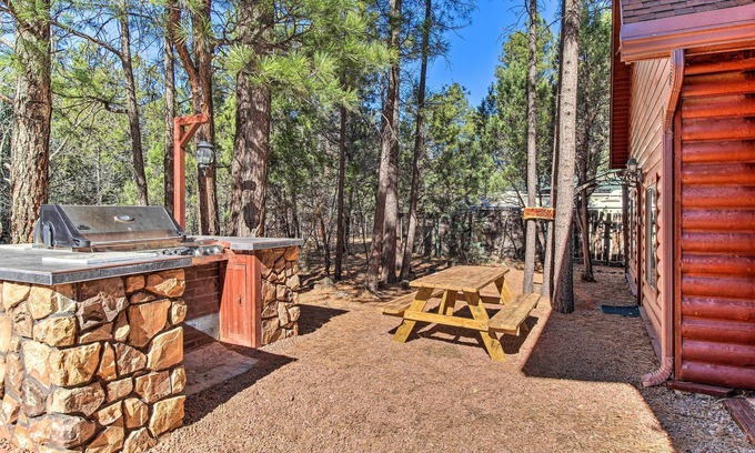 Pinetop-Lakeside Apartment | 2 Mi to Rainbow Lake: Serene 'Hidden Haven' Studio