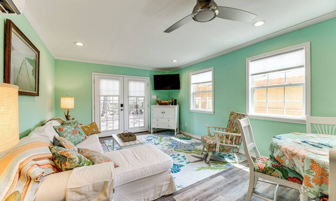 Rockport Cottage | 2 Mi to Rockport Beach: Cozy Hideaway!
