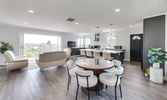 South Arroyo House | 2 Mi to Rose Bowl Stadium: Mtn-View Gem w/Patio