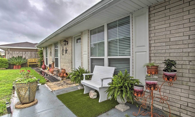 Westwego Apartment | 2 Mi to TPC Louisiana: Avondale Apt w/Patio
