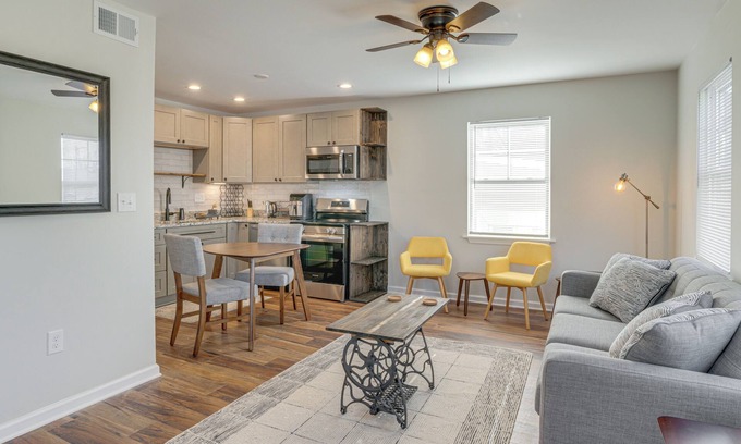 Schnitzelburg Apartment | 2 Mi to University of Louisville: Apt w/Fire Pit!