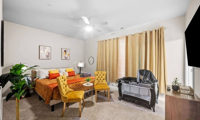 Cumberland Apartment | 2 miles from Truist Park and The Battery Atlanta