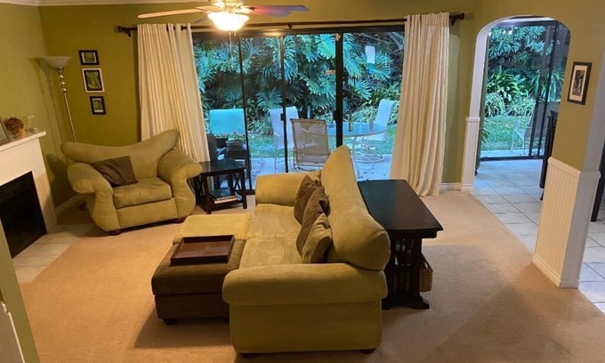 Olde Carlsbad House | 🌴2 Miles To Beach & Village 4 Miles To Legoland ⛱ Sleeps 7