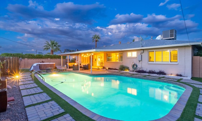 Village Grove House | 2 miles to Old Town Scottsdale! HOT TUB & Pool