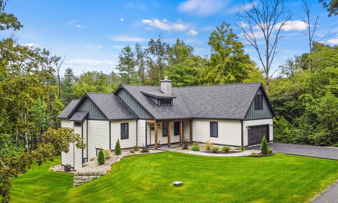 Lake George House | 2 Miles to the Lake - Million Dollar Beach