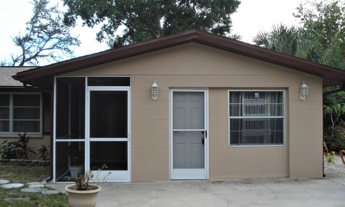 Venice Apartment | 2 Miles To Venice Beach Studio Efficency.