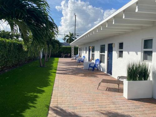 Lauderdale-by-the-Sea Apartment | 2 Min Walk To The Beach- Renovated King Studio #2
