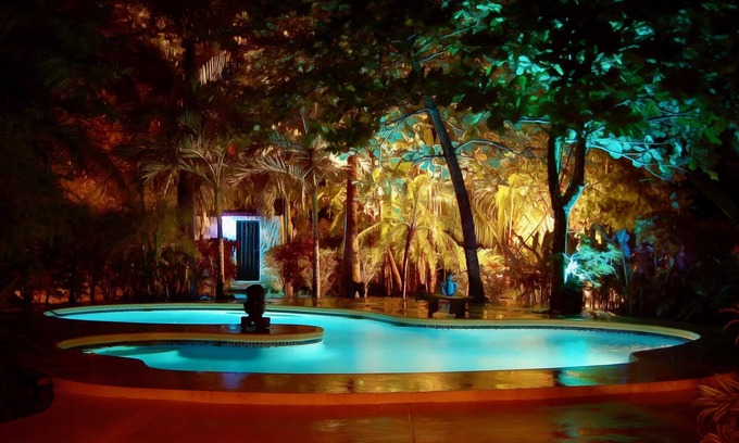 Palm Beach Estates House | 2 MINUTE WALK TO BEACH - Private Pool, Patio & Garden HIDDEN GEM Charming Casita