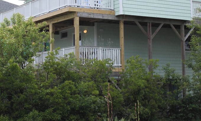 Ocean Sands Cottage | 2 Minute Walk to the Beach!