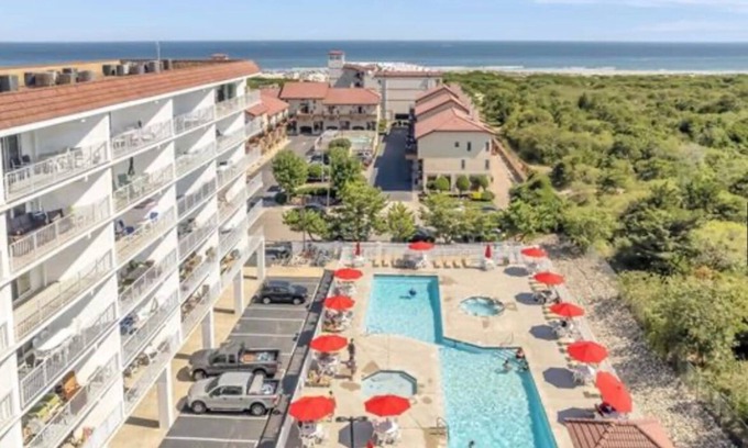 Wildwood Crest Condo | 2 Minute Walk To Diamond Beach! Charming 2 BR condowith wonderful ocean views!