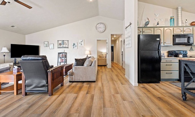 Crescent City House | 2 minutes to the beach!