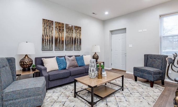 Wrightwood Neighbors Apartment | 2 New Construction Suites Same Place