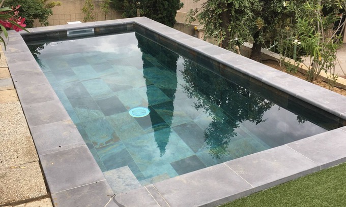 Beaumes-de-Venise Cottage | 2 or 3 people in Provence. Happy.