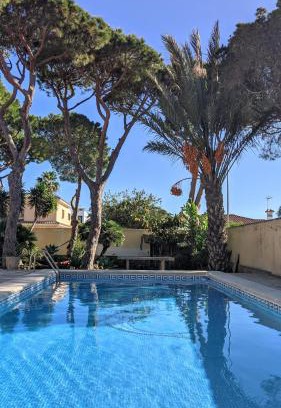 Los Gallos-Cerromolino Ski Chalet | 2-Person Studio, Private Splash Pool, 5 Min Beach