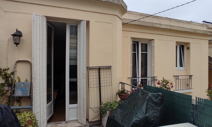 Bagneux Apartment | 2 Pièces 25 m² Limite Sceaux/bourg-la-reine/bagneux Avec Terrasse de 10 m²