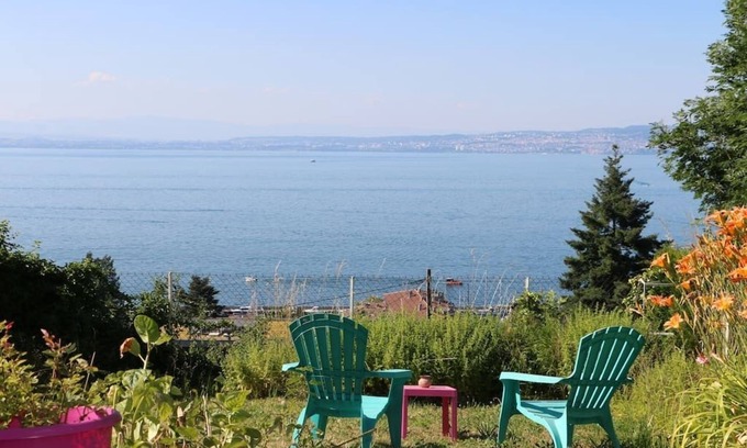 Evian-les-Bains Apartment | 2 pieces, garden level, Vue imprenable sur le Lac Léman