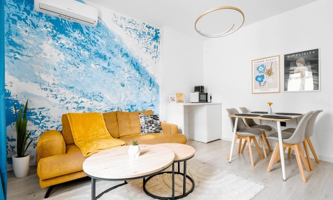 Sofia City Center Apartment | 2 Private Suits - Art, Location, Quiet, Balconies